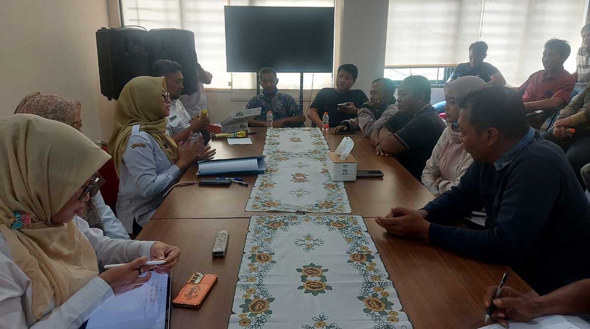 Audiensi warga dengan Dinas Sumber Daya Air, Cipta Karya dan Tata Ruang Kabupaten Pasuruan.