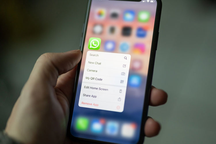 Whatsapp iPhone. Foto : Unsplash