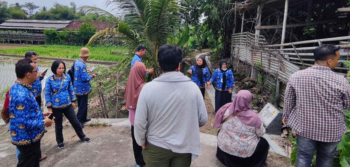 Peninjauan pembangunan jaringan irigasi dan fasilitas pertanian di Kecamatan Selopuro, Kabupaten Blitar.