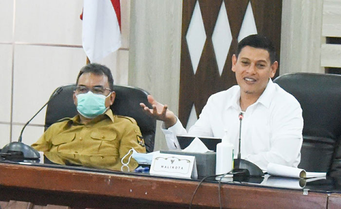 Wali Kota Kediri, Abdullah Abu Bakar (kanan), dan Sekretaris Daerah Kota Kediri, Bagus Alit. Foto: Ist