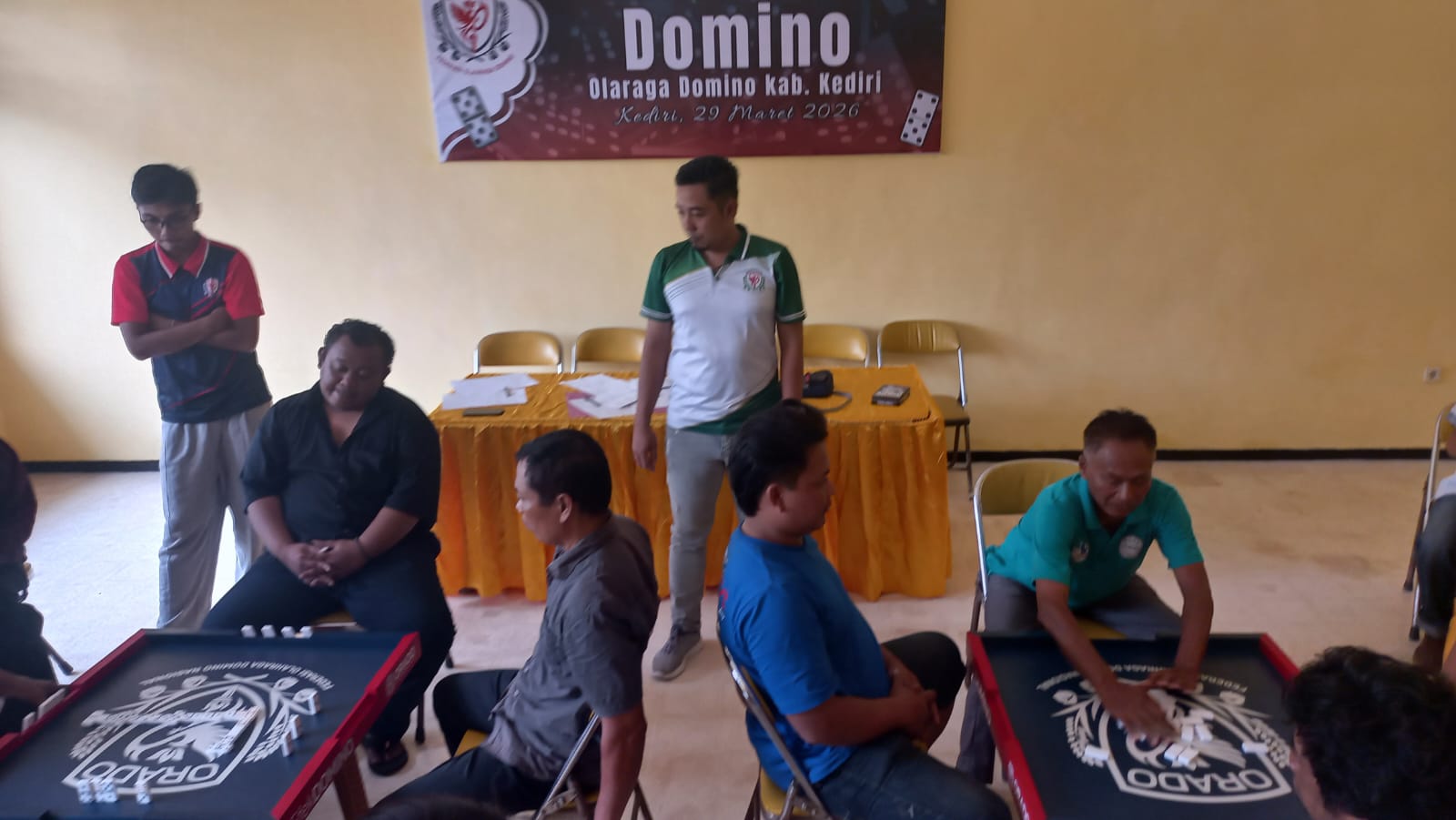 Para Atlet Domino Kabupaten Kediri saat bermain. (Ist).
