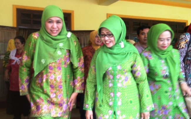 Khofifah Indar Parawansa, Menteri Sosial di sela-sela menghadiri Harlah Muslimat di Alun-alun Jombang, Sabtu (21/05). foto: romza/ BANGSAONLINE