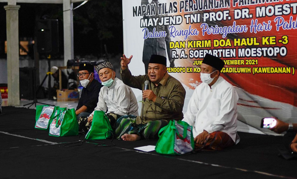 Anggota DPRD Jatim Erjik Bintoro saat menyampaikan paparan. foto: ist.