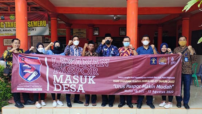 Imigrasi kelas III Pamekasan saat melaksanakan program IMD dalam rangka memperingati Hari Dharma Karya Dhika yang ke-77.