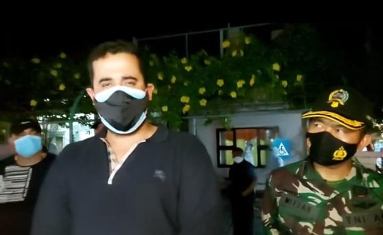 Wali Kota Probolinggo, Habib Hadi Zainal Abidin saat meninjau razia yustisi besar-besaran di Gladak Serang.