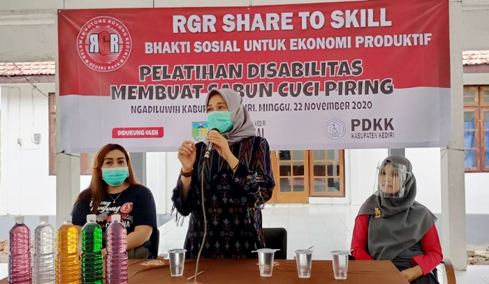Relawan Gotong Royong Kediri Gelar Pelatihan Membuat Sabun bagi Disabilitas