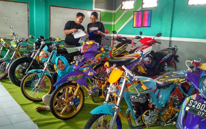 Warga Parengan Disuguhi Expo dan Kontes Modifikasi Motor 