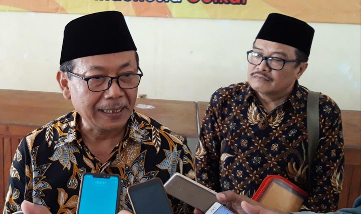 Pasangan Bakal Calon Bupati dan Wakil Bupati Kediri, Mujahid dan Eko Ediono saat mendaftar ke DPC Partai Golkar Kabupaten Kediri, beberapa waktu lalu. foto: MUJI HARJITA/ BANGSAONLINE