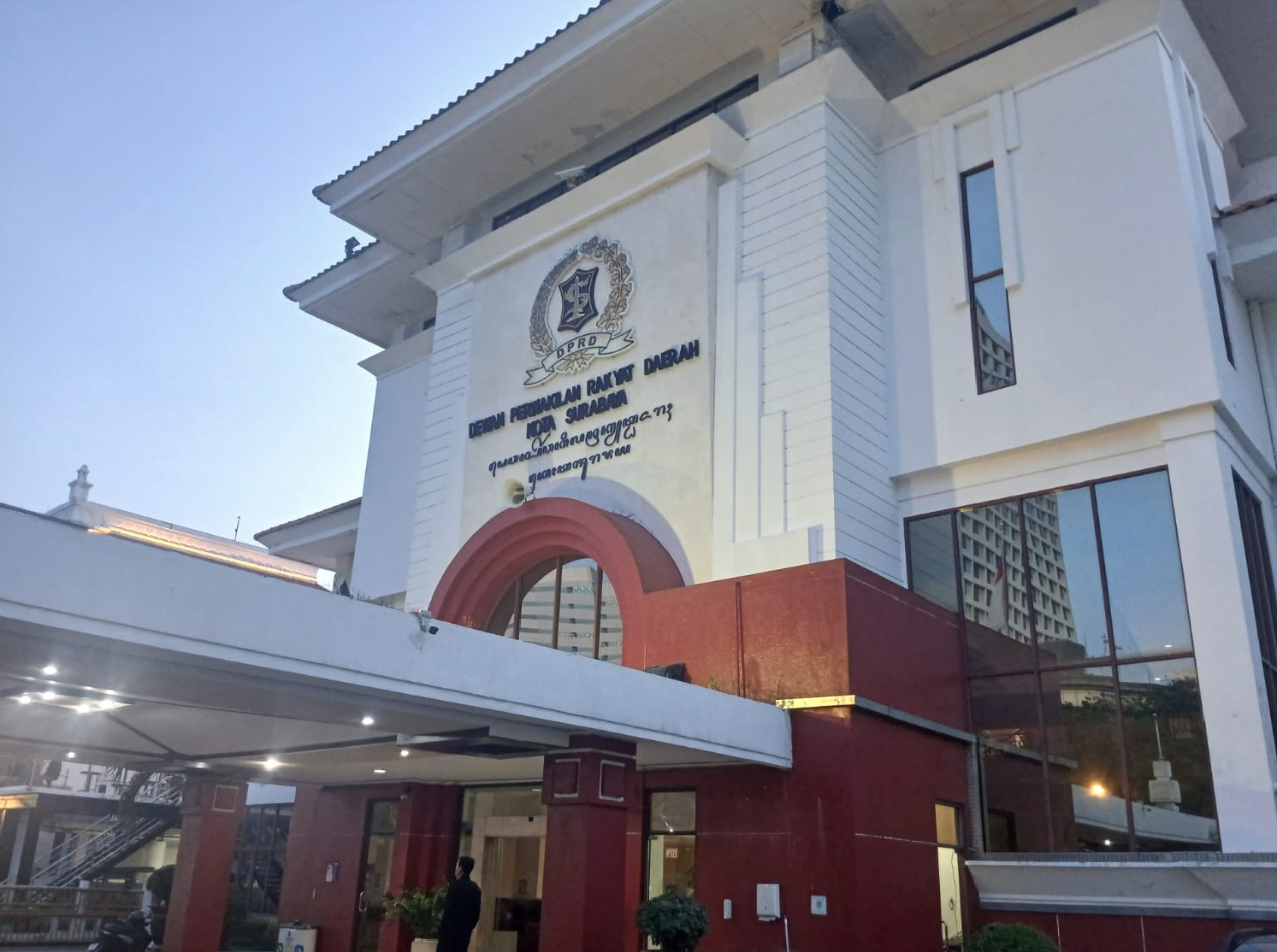 50 Ipad dengan Anggaran Rp900 Juta Anggota DPRD Surabaya 2014-2019 Diduga Belum Dikembalikan