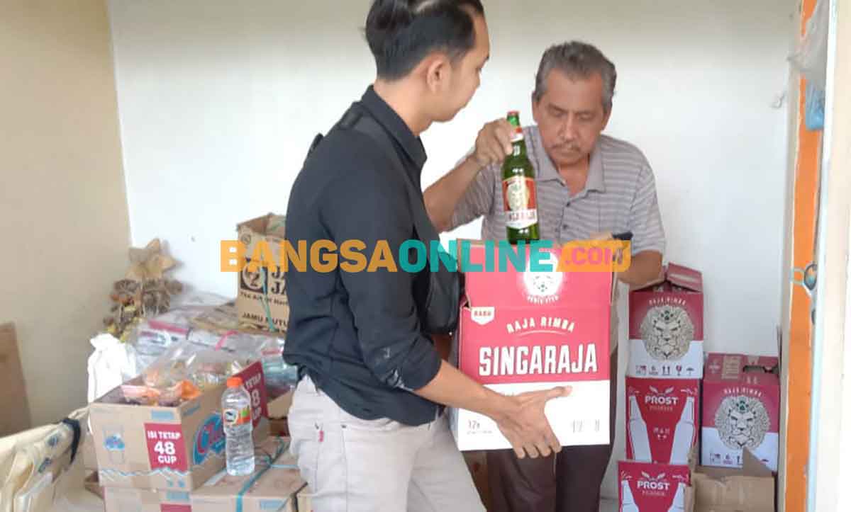 Diduga Tak Kantongi Izin, Polres Gresik Amankan 2 Penjual Miras