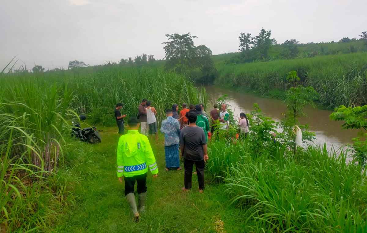 Pencarian bocah yang hanyut di Blitar.