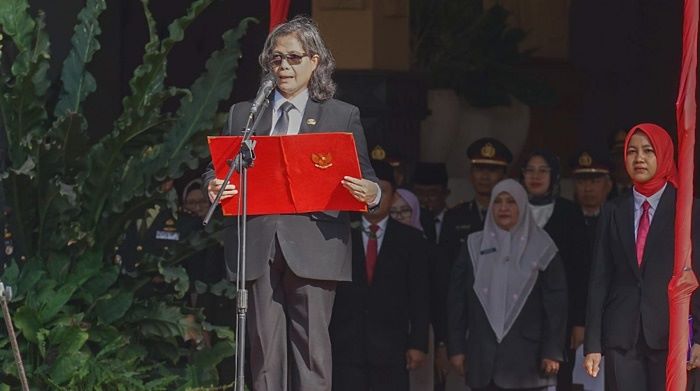 
Pj Wali Kota Kediri Zanariah, saat membacakan sambutan dari Kepala Badan Pembinaan Ideologi Pancasila. (Ist)