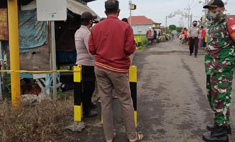 Polisi mendatangi lokasi kejadian.