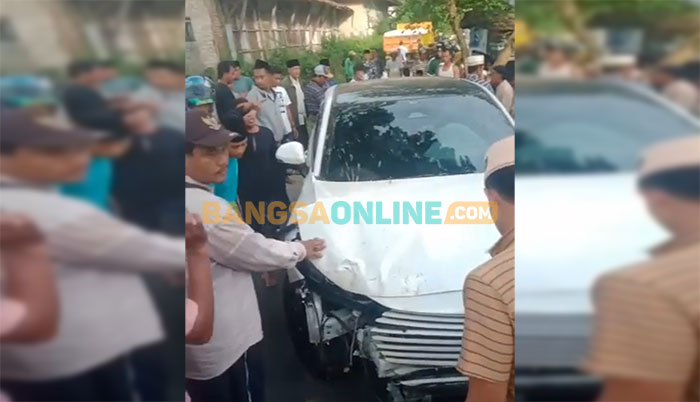 Honda HRV yang ringsek usai terjun ke jurang di Sampang. Foto: BANGSAONLINE