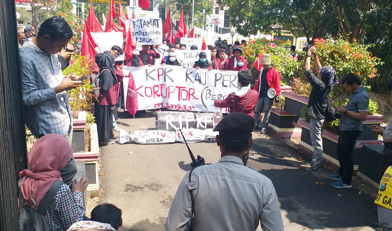 IMM Gelar Aksi Damai: DPRD Bangkalan Harus Tolak UU KPK Hasil Revisi