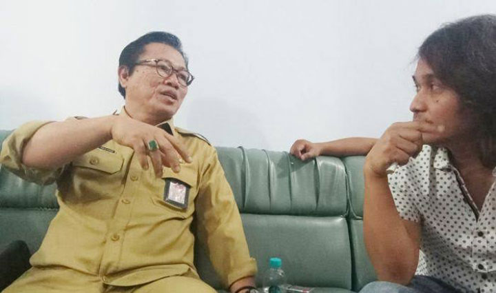 dr. Sugeng Mulyadi saat diwawancarai wartawan.