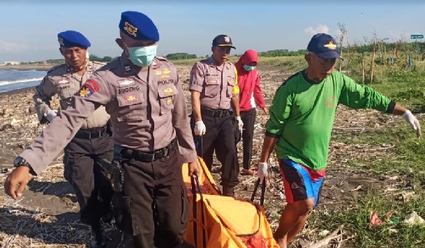 Mayat dengan Luka di Kepala Ditemukan di Pinggir Pantai Pancer