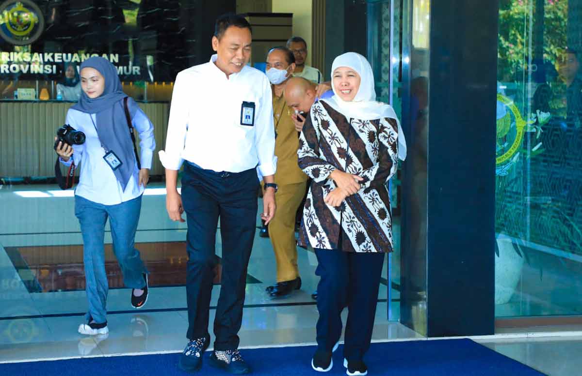 Gubernur Khofifah saat menghadiri Pengarahan Persiapan Pemeriksaan LKPD 2023.