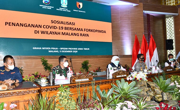Forkopimda Jawa Timur saat menggelar Rakor Penanganan Covid-19.