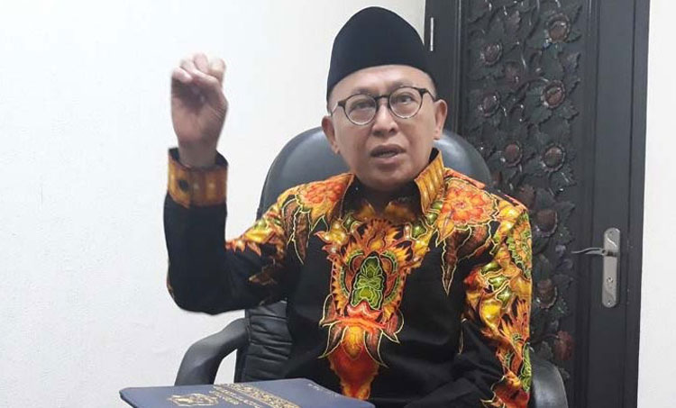 Dr. KH. A. Busyro Karim, Bupati Sumenep.
