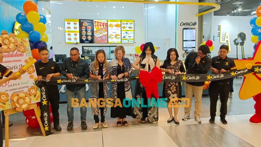 Suasana Grand Opening Carl
