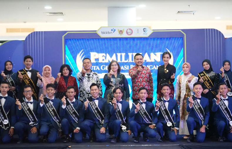Pj Wali Kota Kediri Zanariah bersama para Finalis Duta Generasi Berencana (Genre) 2024