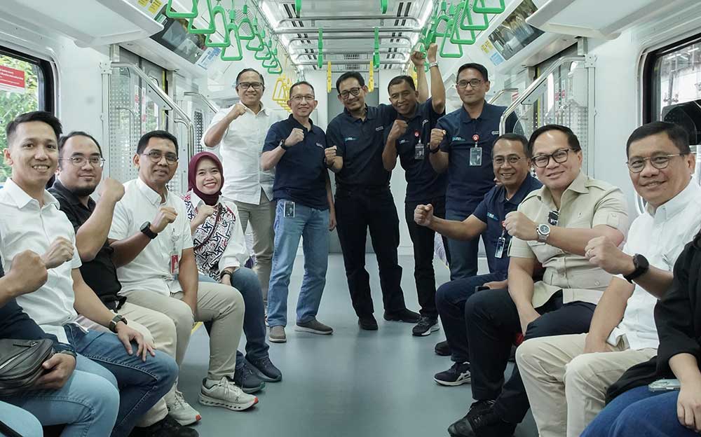 Wamen BUMN Tinjau Uji Coba KRL Produk PT INKA