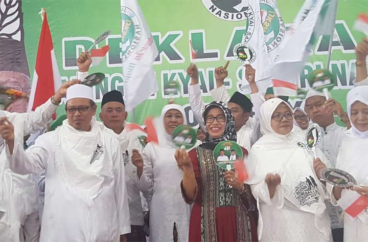 Ibunda Jokowi, Ibu Sudjiatmi Notomiharjo, saat menghadiri deklarasi JKSN se-Solo Raya.
