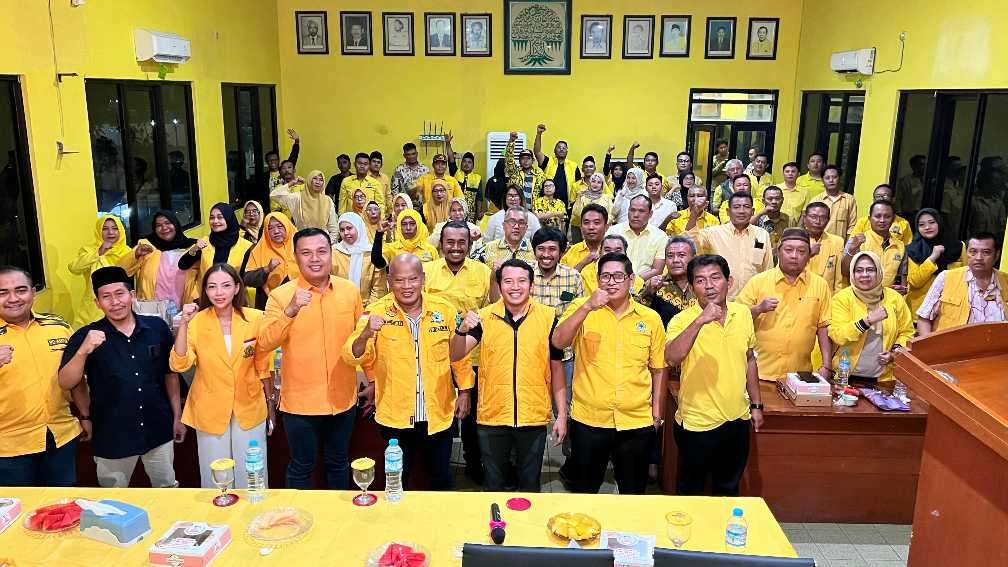 Pengurus baru DPD Partai Golkar Sidoarjo mengikuti acara konsolidasi, Kamis (16/10/2025) malam. foto ist
