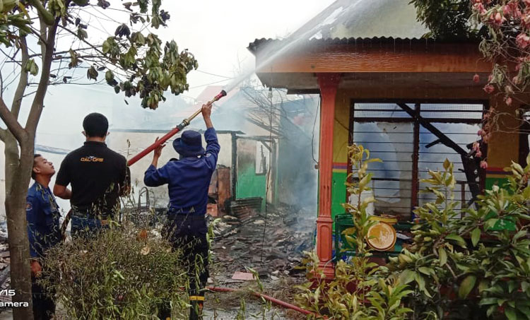 SMPN 1 Balongbendo Terbakar, Empat Ruangan Luluh Lantak 