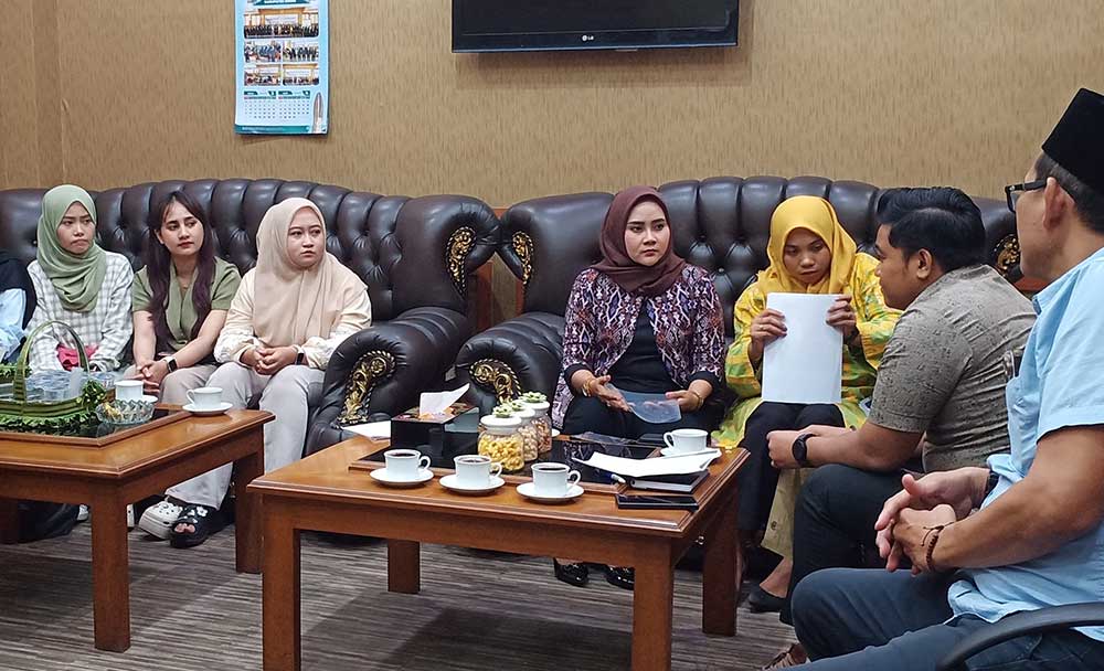 Ijazah Ditahan Perusahaan, Lima Eks Karyawan Wadul Ketua DPRD Gresik