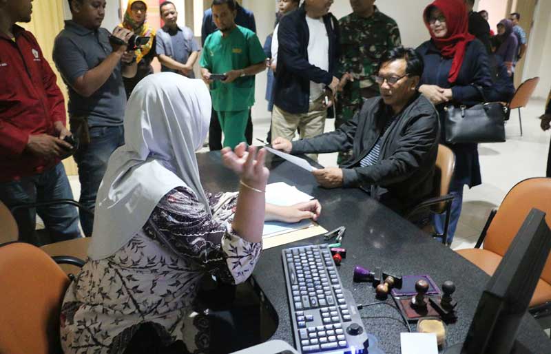 Usai Perayaan Malam Tahun Baru 2018, Bupati Sambari Sidak Pasien di RSUD