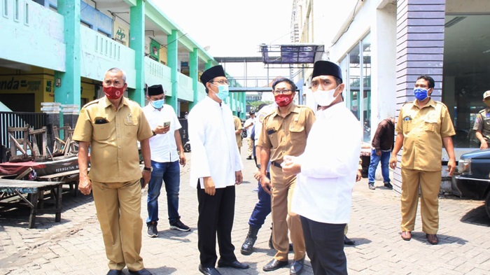 Wali Kota Pasuruan Saifullah Yusuf dengan Wawali Pasuruan Adi Wibowo saat sidak ke Mall Poncol di Jalan Wachid Hasjim Kota Pasuruan, Senin (8/03/2021).