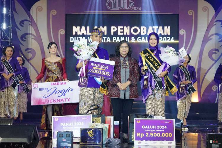 Malam Penobatan Panji Galuh Kota Kediri 2024, Pj Zanariah Ungkap Rasa Bangganya pada Finalis