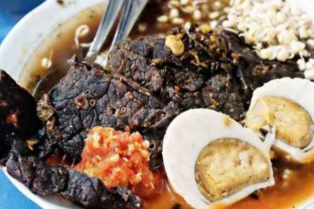 Ilsutrasi Rawon Sidoarjo.