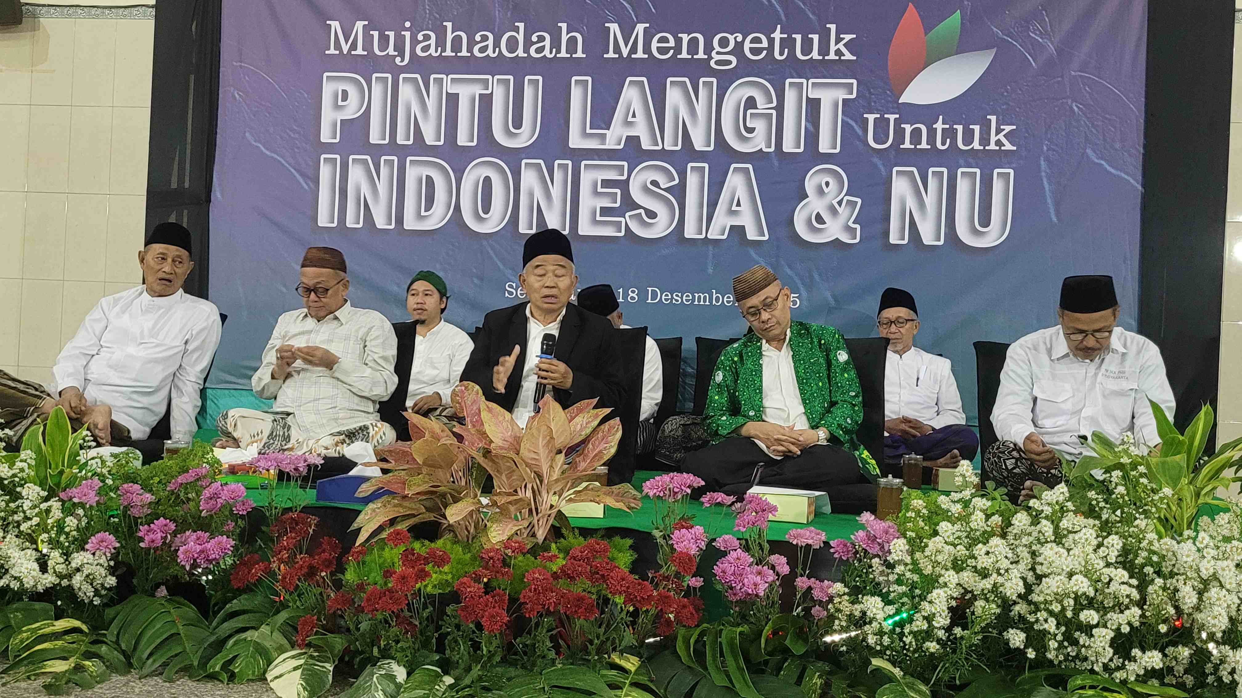 Prof Dr KH Asep Saifuddin Chalim, MA, dalam Mujahadah Mengetuk Pintu Langit untuk Indonesia dan NU di Pondok Pesantren Ash-Shodiqiyah Semarang Jawa Tengah, Kamis (18/12/2025) malam. Foto: M.Mas