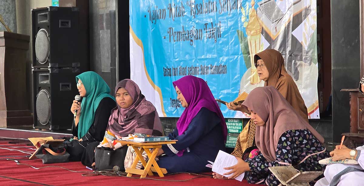 Khatmil Alquran dan pengkajian kitab Risalatus Shiyam di Masjid Agung Bangkalan.
