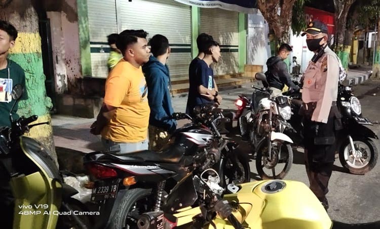 Delapan unit sepeda motor yang disita saat operasi tadi malam.