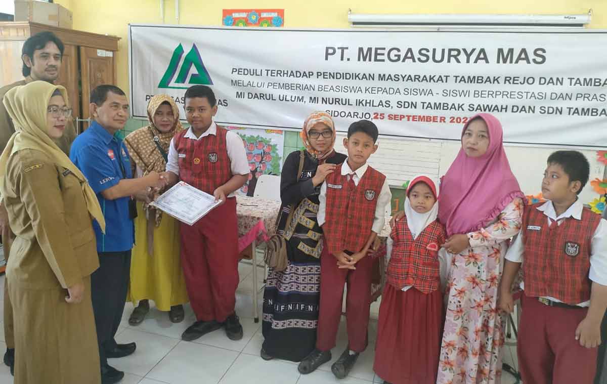 PT Megasurya Mas Gelontorkan Beasiswa Bagi 395 Pelajar di Sidoarjo dan Gresik