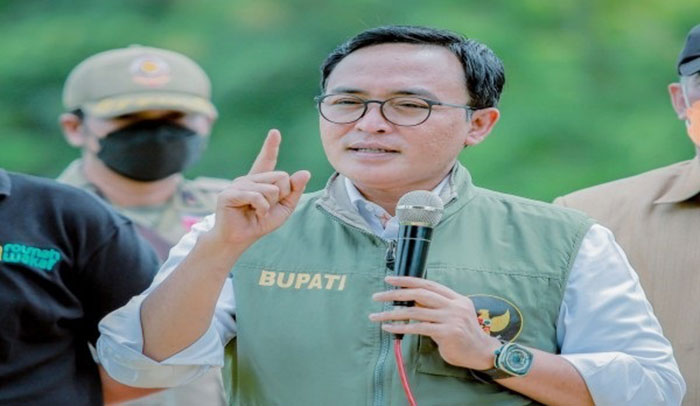 Bupati Pamekasan, Baddrut Tamam.