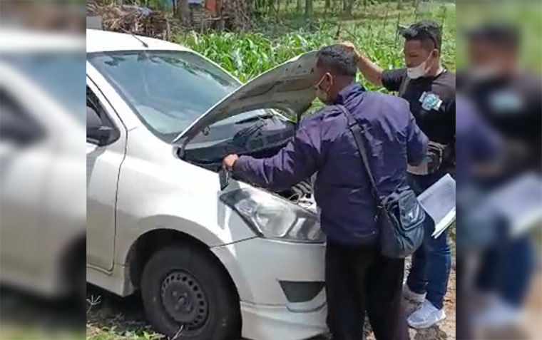 Mobil milik Tono yang diambil paksa oleh debt collector.