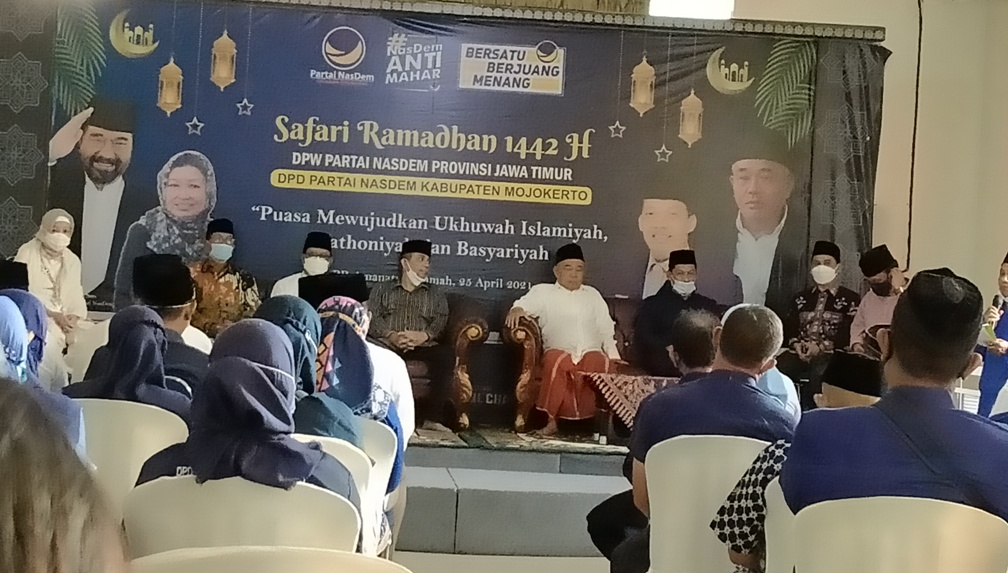 Prof. Dr. KH. Asep Saifuddin Chalim dalam acara yang digelar pengurus Partai Nasdem Jawa Timur, Minggu (25/4/2021). foto: mma/ bangsaonline.com 