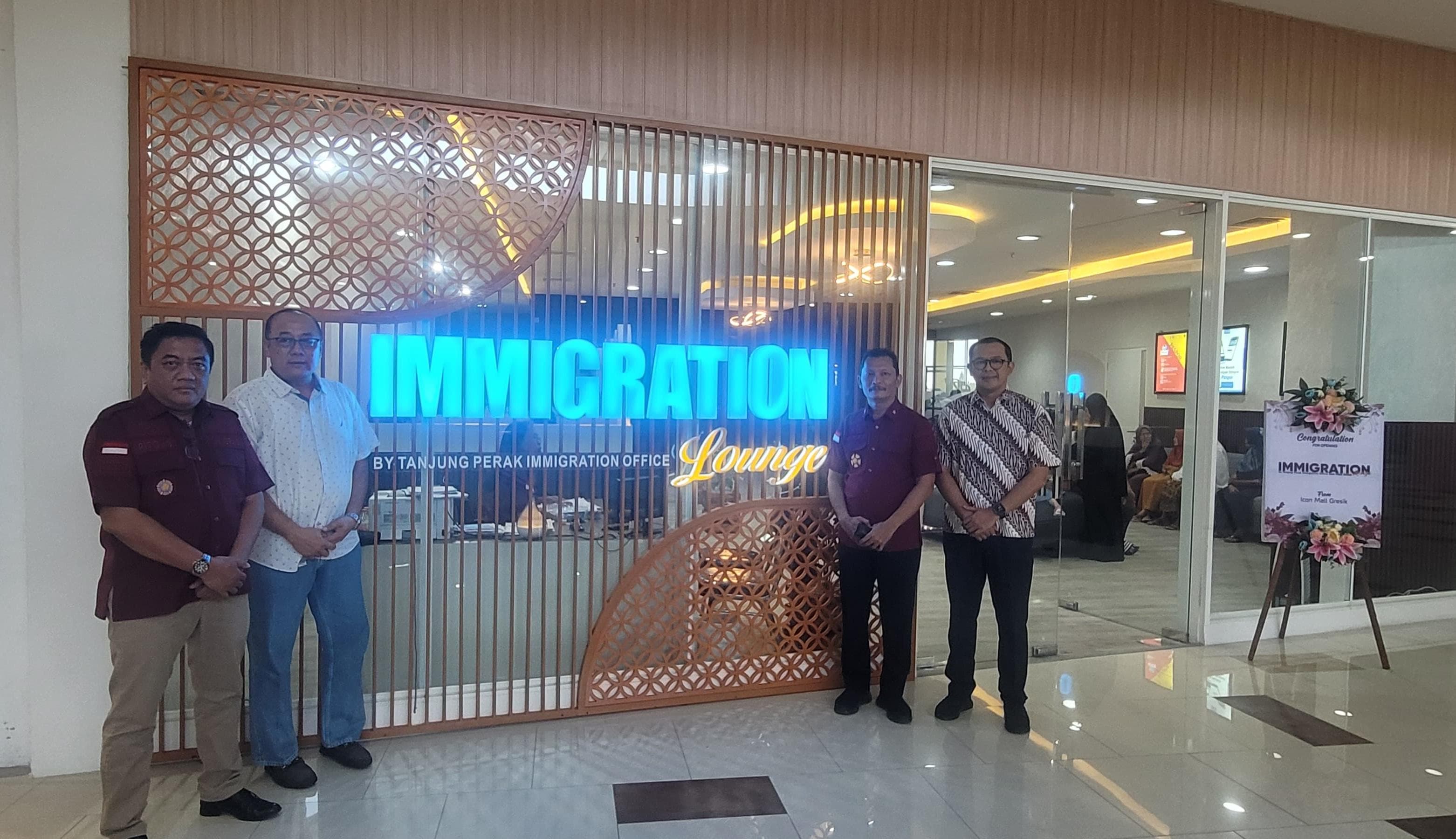 Immigration Lounge yang dibuka oleh Kanwil Kemenkumham Jatim di Icon Mall Gresik