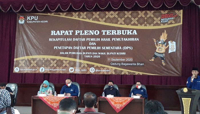 Rapat Pleno Terbuka yang digelar KPU Kabupaten Kediri di Gedung Bhagawanta Bhari. foto: MUJI HARJITA/ BANGSAONLINE