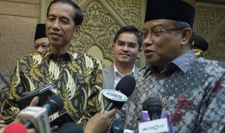 Jokowi bersama Ketua PBNU Said Aqil Siradj. foto: republika.co.id
