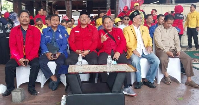 Para pimpinan parpol Kabupaten Gresik pengusung pasangan Yani-Alif. Foto: Ist.