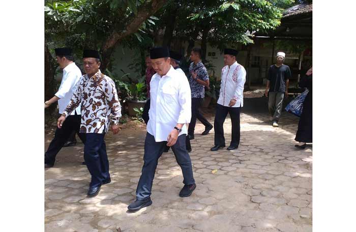 Menpora Imam Nahrawi didampingi Bupati Indartato saat melakukan kunker ke Pacitan.