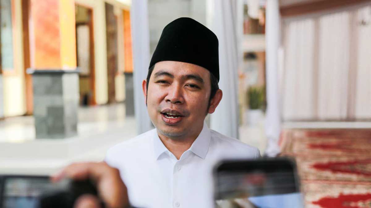 Gus Fawait saat memberi pernyataan terkait pelaksanaan program Bunga Desaku atau akronim dari Bupati Ngantor di Desa dan Kelurahan kepada awak media.