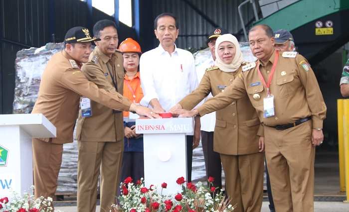 Presiden Jokowi meresmikan tiga TPA, di antaranya TPA Griya Mulyo Jabon, Kamis (14/12/2023). Foto: Ist.