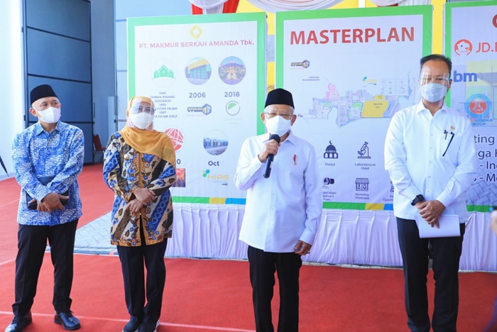 Wakil Presiden (Wapres) RI Maruf Amin meninjau pembangunan Kawasan Industri Halal Sidoarjo Safe and Lock Halal Industrial Park di Sidoarjo, Jawa Timur, Kamis (30/9).